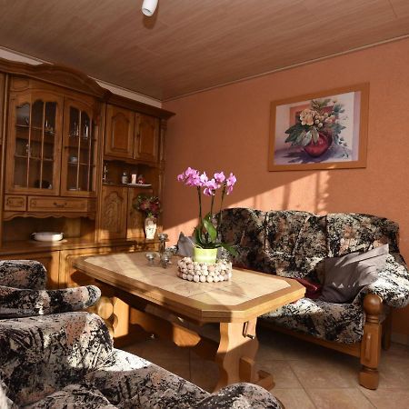 Spacious Apartment In Brusow With Garden Kropelin Экстерьер фото