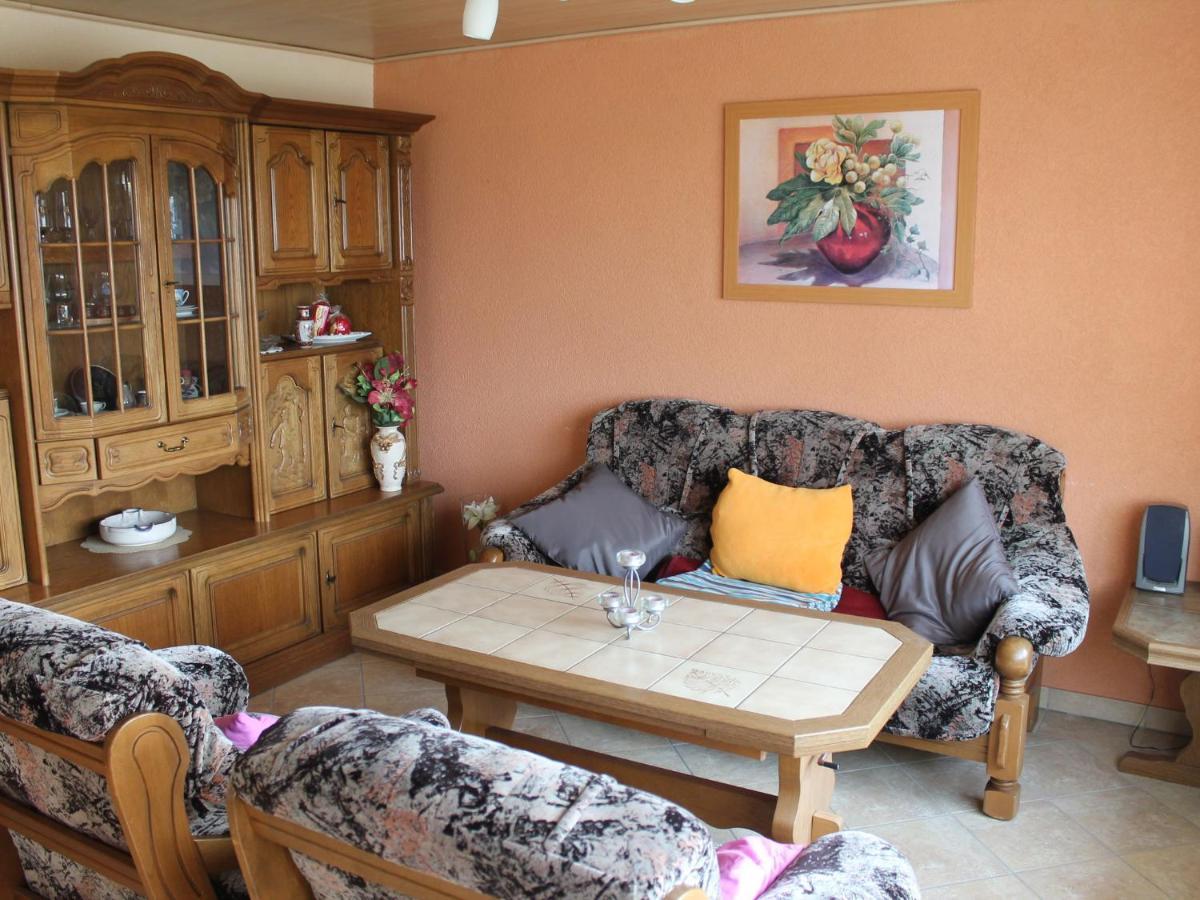 Spacious Apartment In Brusow With Garden Kropelin Экстерьер фото