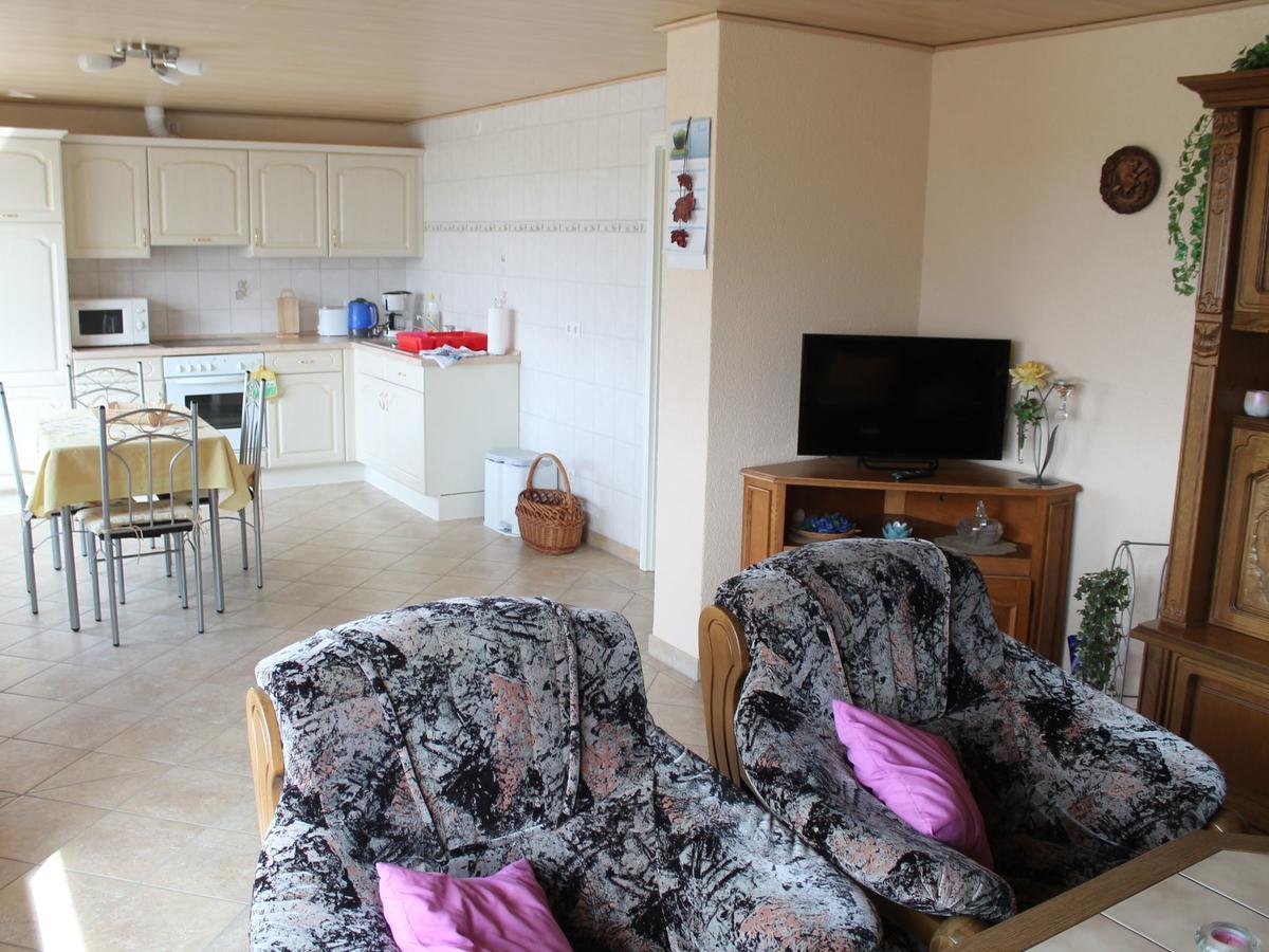 Spacious Apartment In Brusow With Garden Kropelin Экстерьер фото