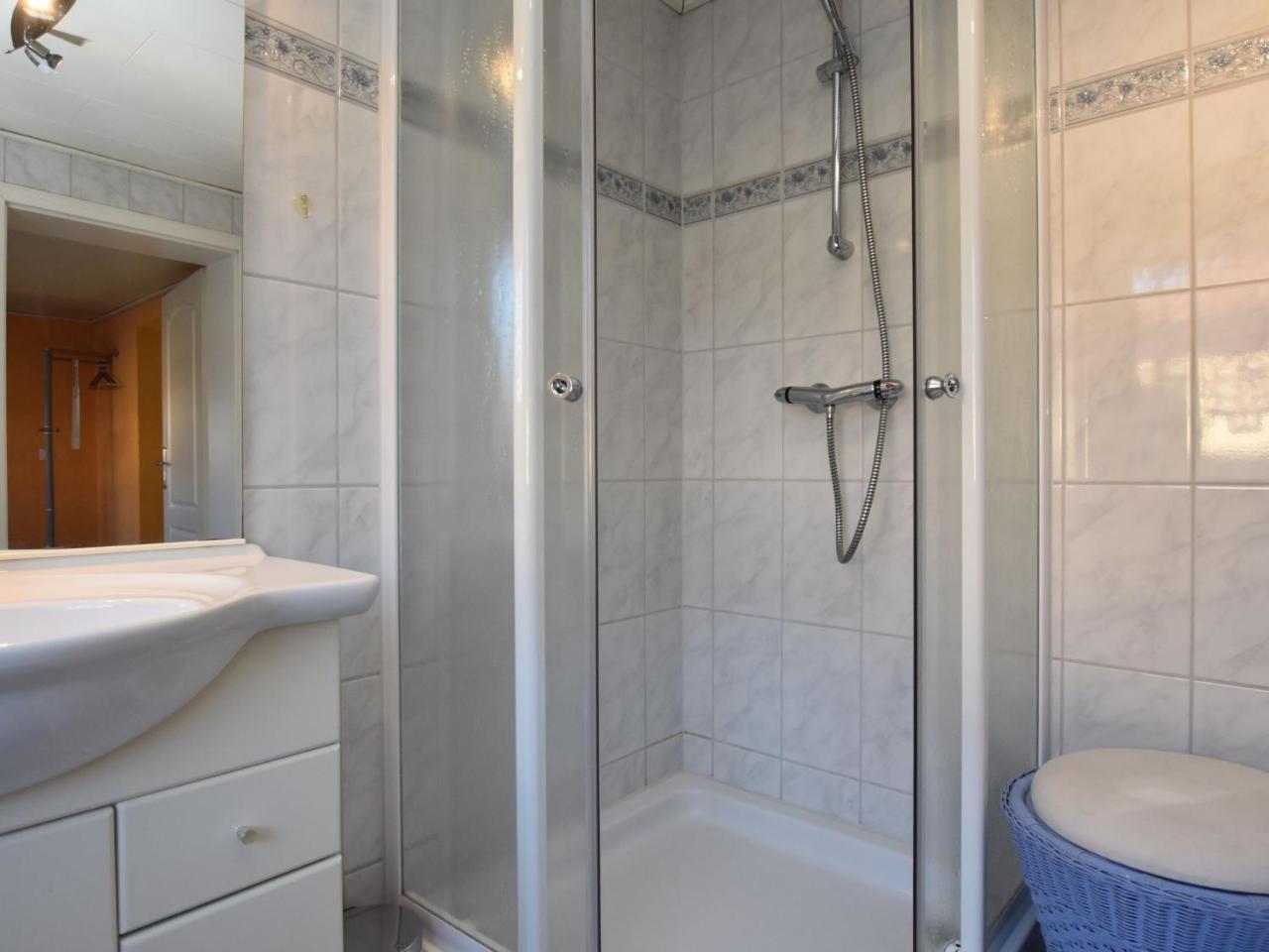 Spacious Apartment In Brusow With Garden Kropelin Экстерьер фото