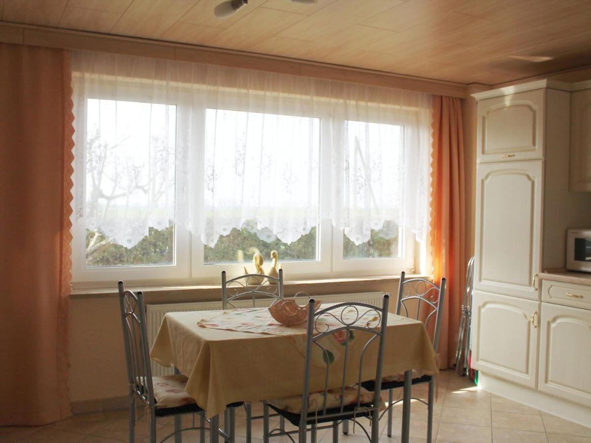Spacious Apartment In Brusow With Garden Kropelin Экстерьер фото